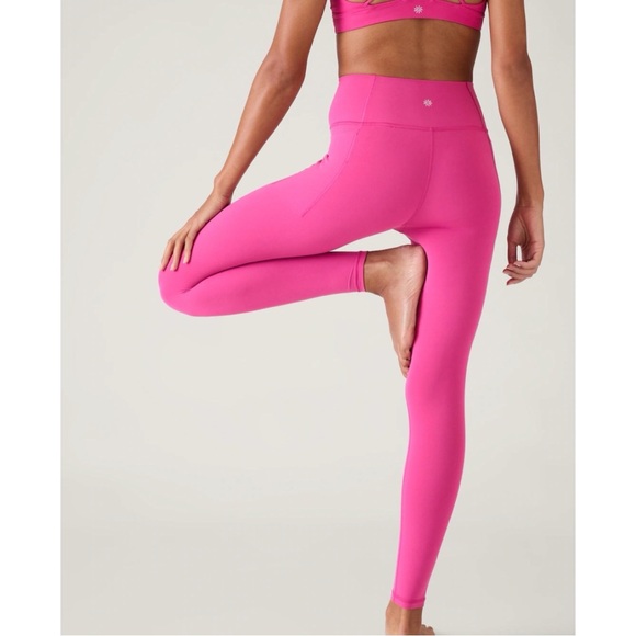 Athleta Transcend Stash Tight Leggings in Iceland Pink Size Petite Medium - Picture 3 of 7
